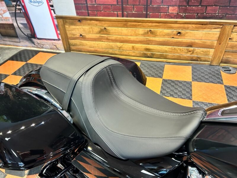 HARLEY-DAVIDSON STREET GLIDE - Asiento